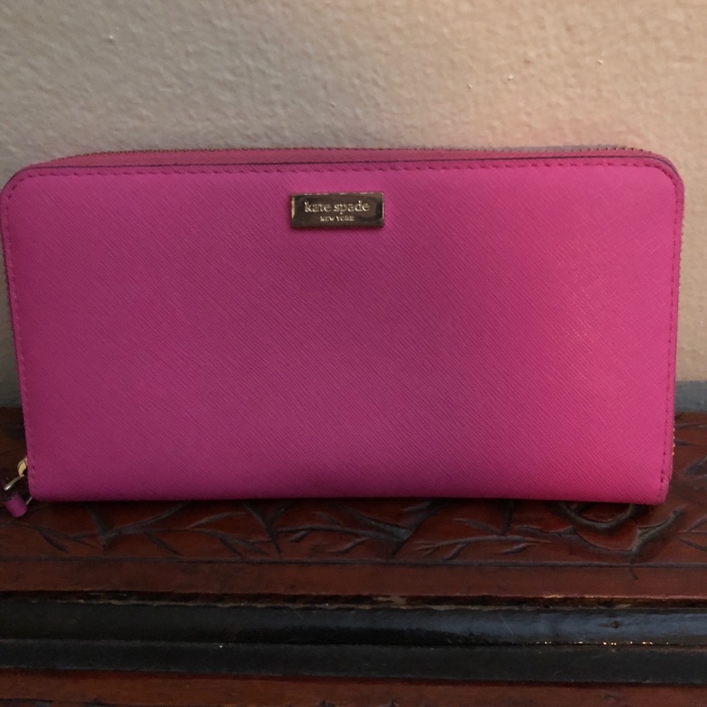 Kate Spade pink zippered wallet